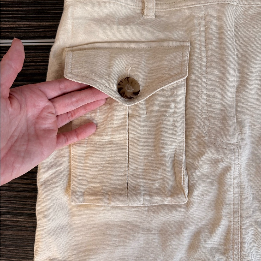 Sezane vanilla Skirt with Button Details - Picture 7 of 11
